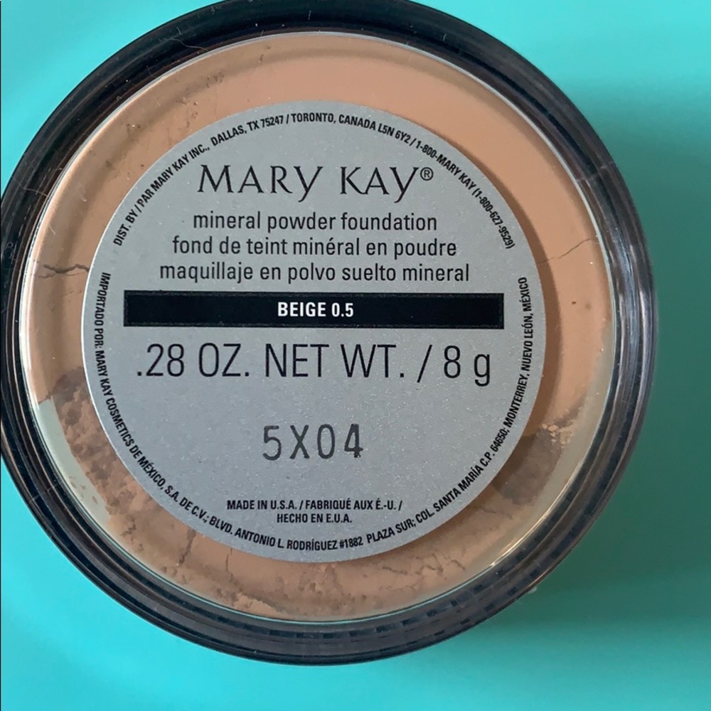 Mary Kay mineral foundation in beige 0.5